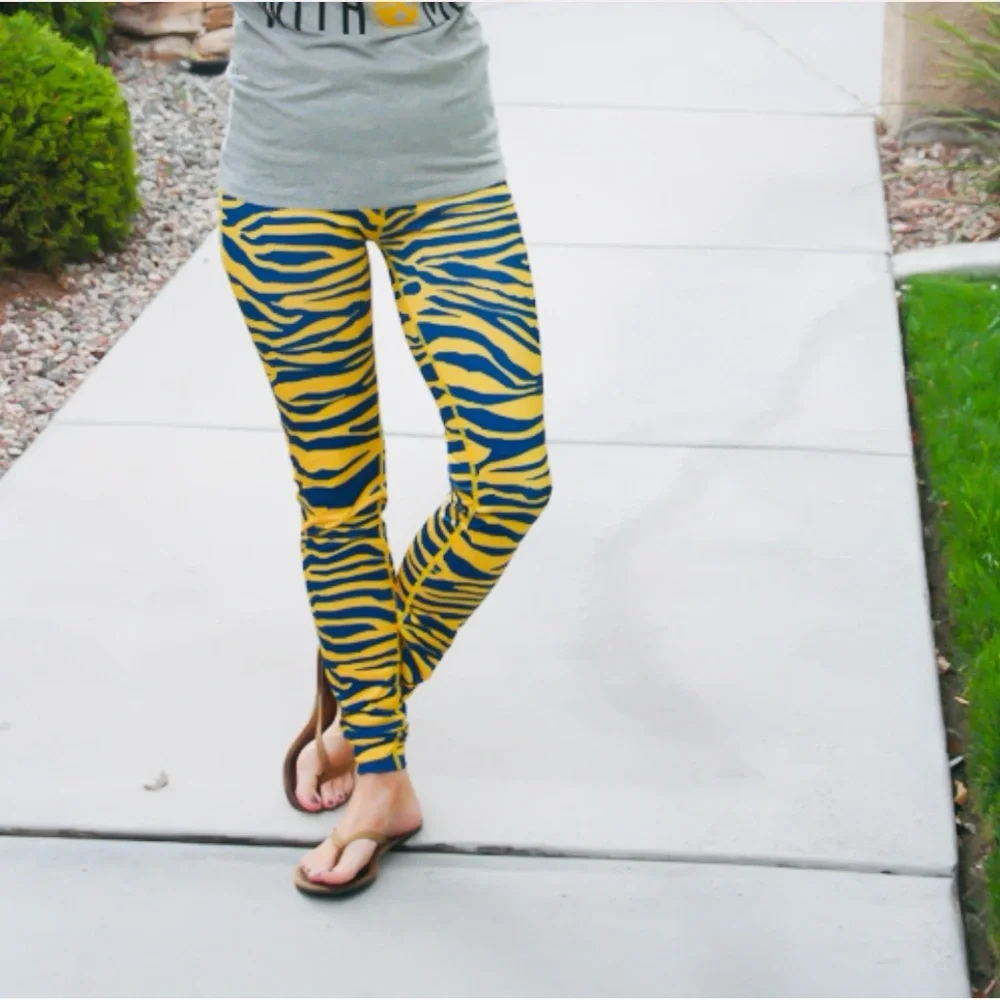 Calhoun Sportswear Maize and Blue Sports Tiger Zebra Team Tights, M